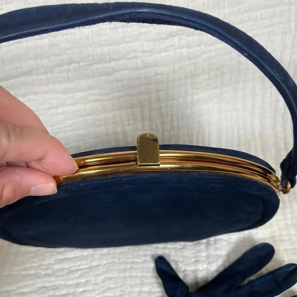 Vintage KORET Calf Suede Clamshell Purse w Accessories - Picture 8 of 15